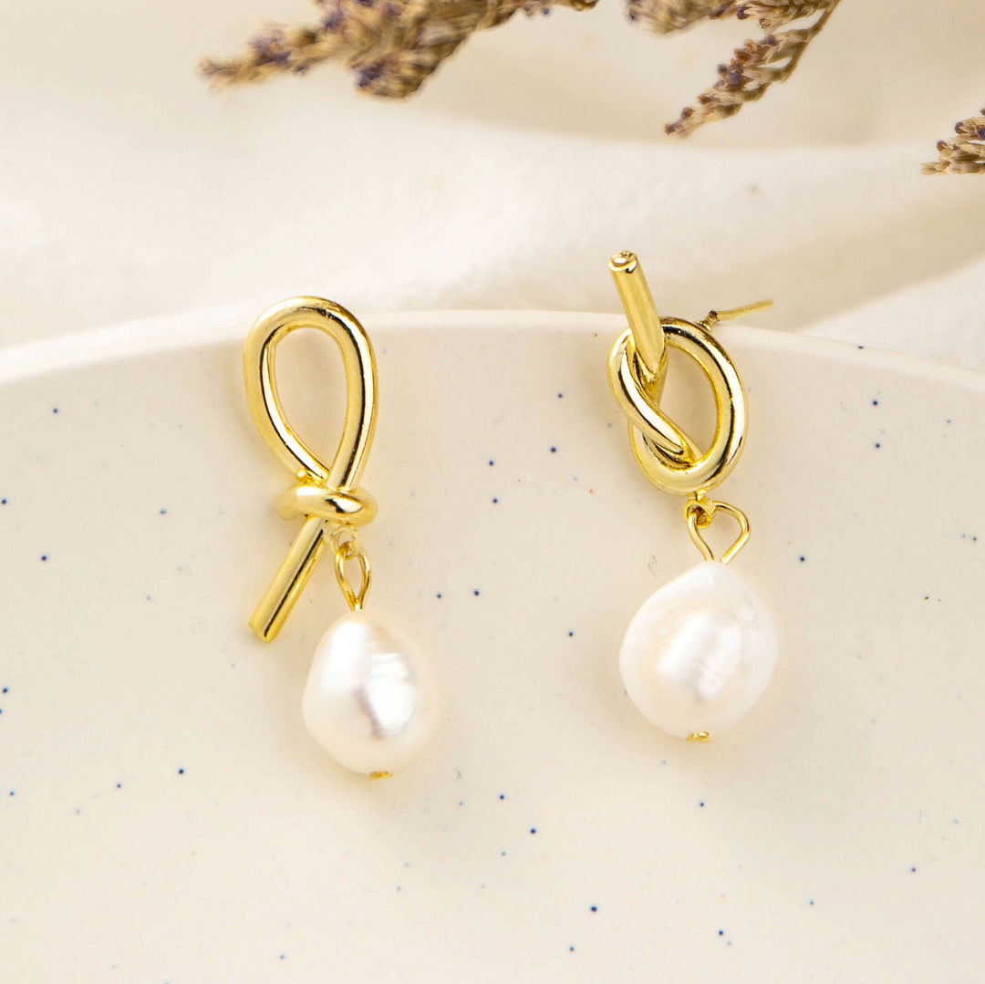 Fashionable All-match Asymmetric Knotted Pearl Eardrops Earrings