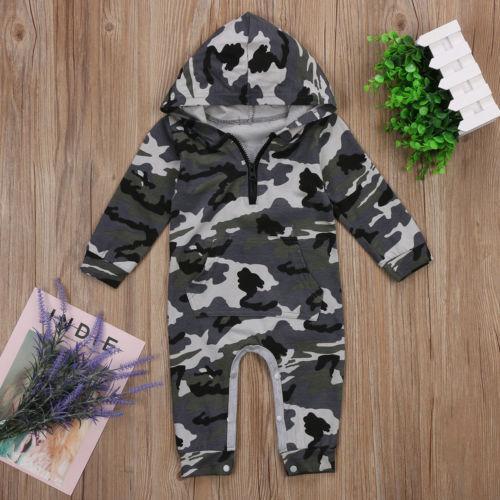 Camo cu glugă romper