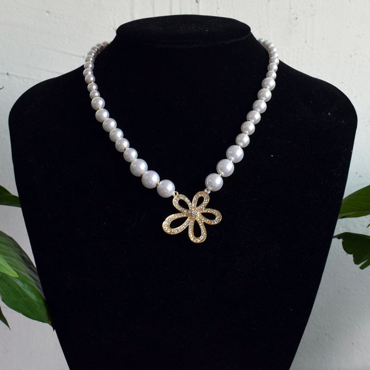 Women's Fashion Flower Bead Bow Necklace