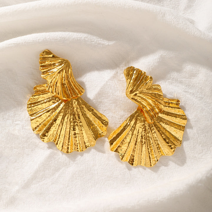 Women's Fashionable Simple Leaf-shaped Earring