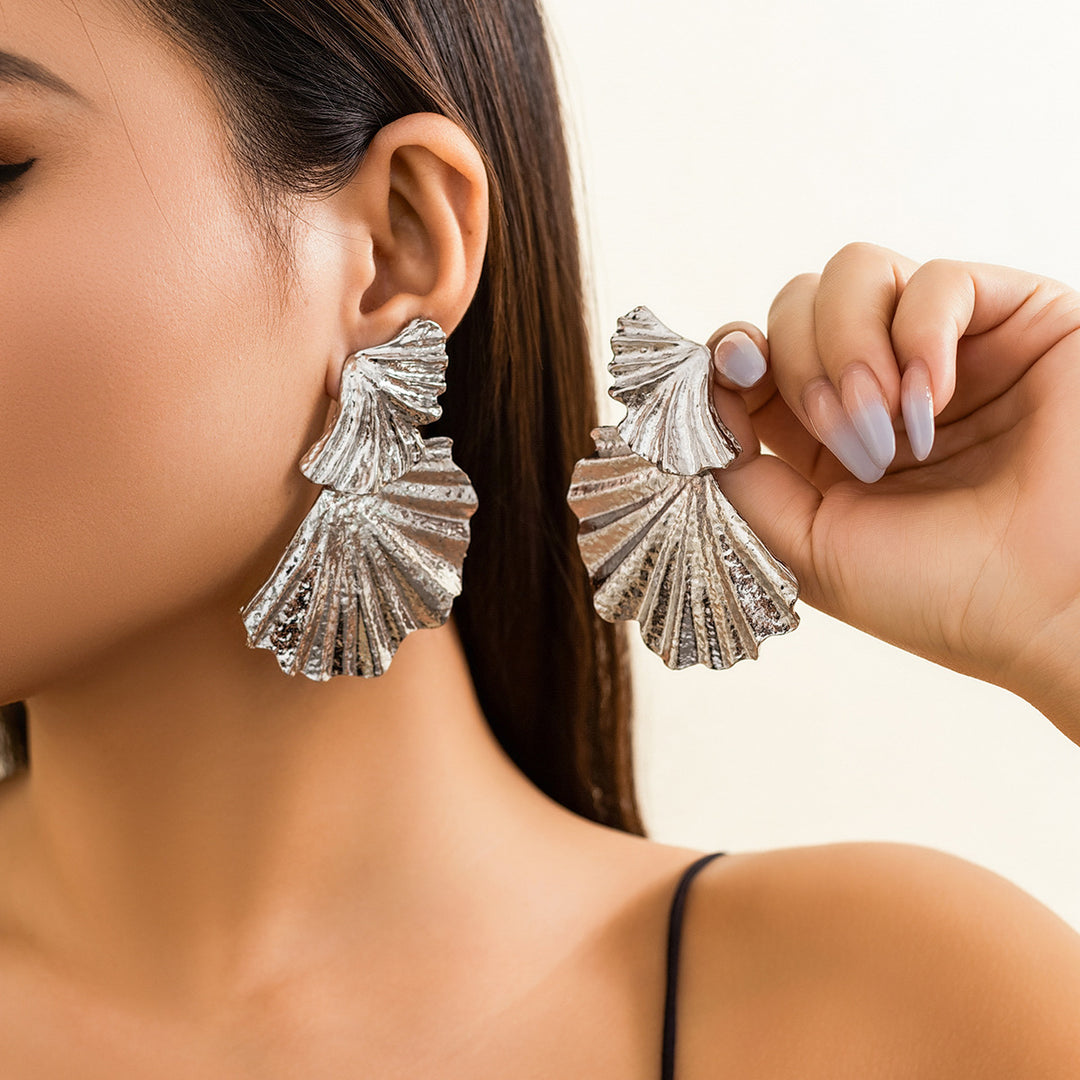 Women's Fashionable Simple Leaf-shaped Earring