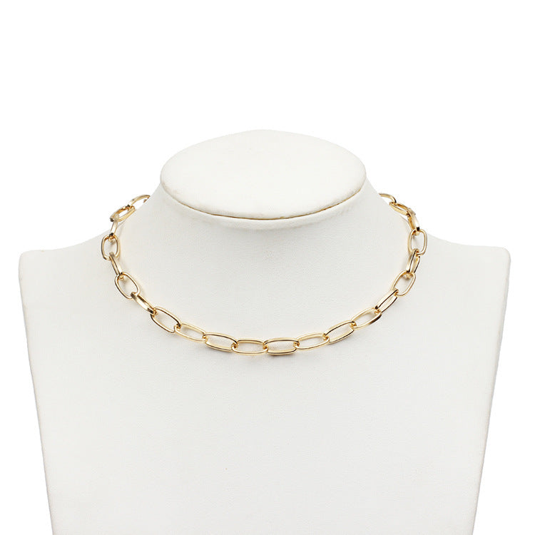 Simple metal buckle clavicle chain