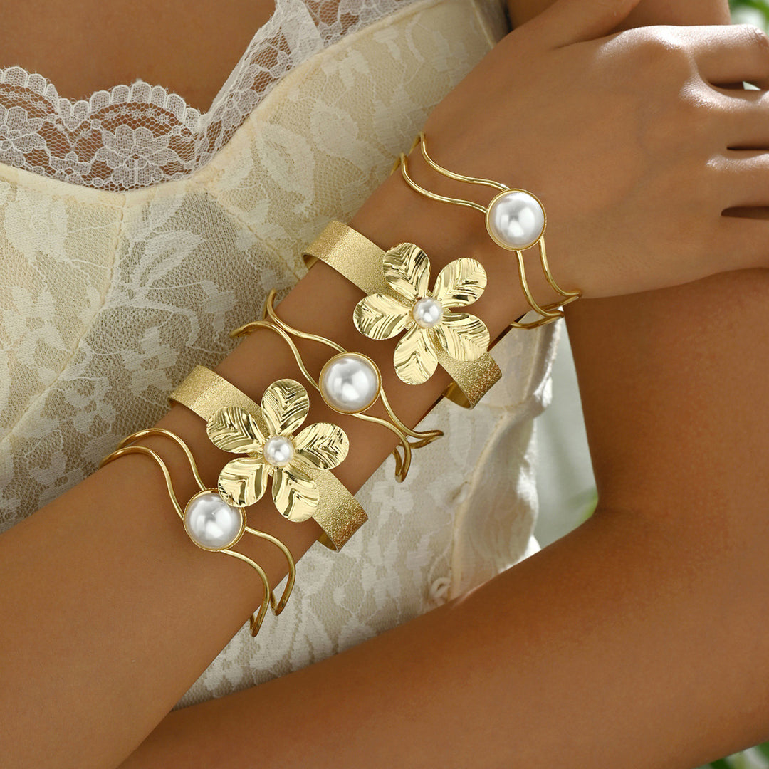 Hip Hop Ladies' Bracelet Flower Inlaid Pearl