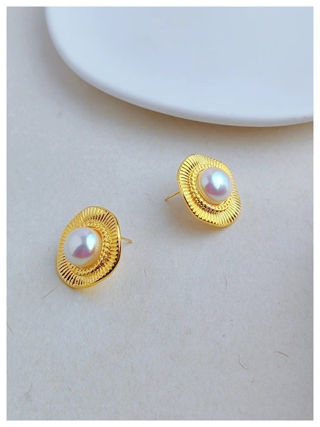 Retro Semicircle Pearl Stud Silver Needle Exaggerated Earrings