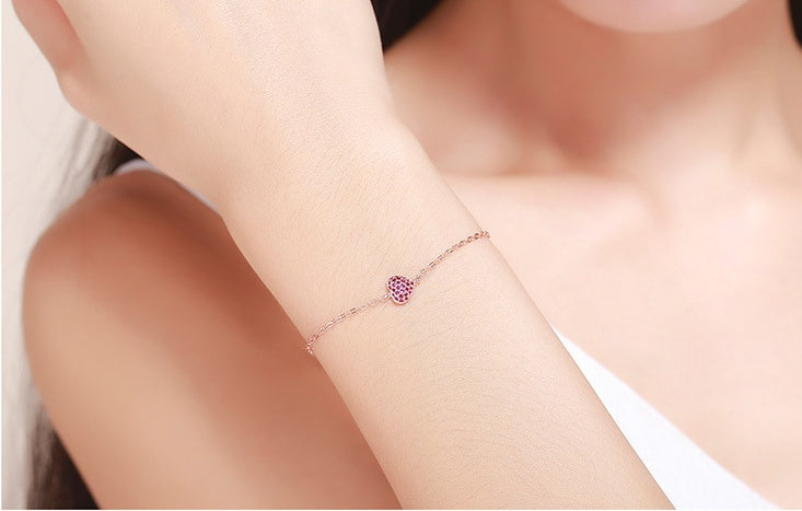 Studded zircon heart-shaped extended bracelet