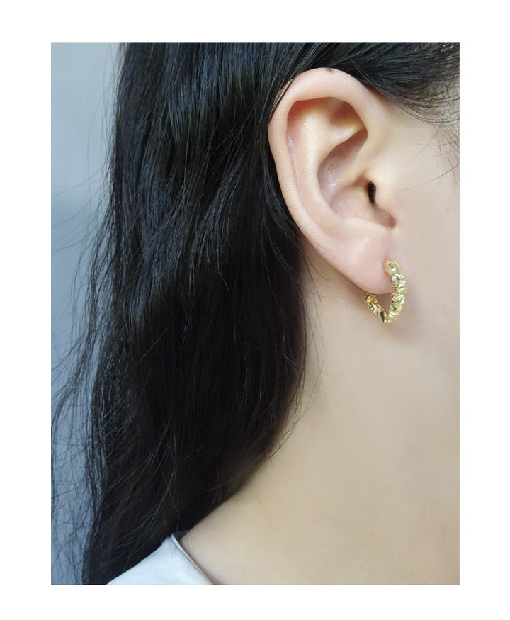 Women's Irregular Surface Fold Texture Quality Earrings