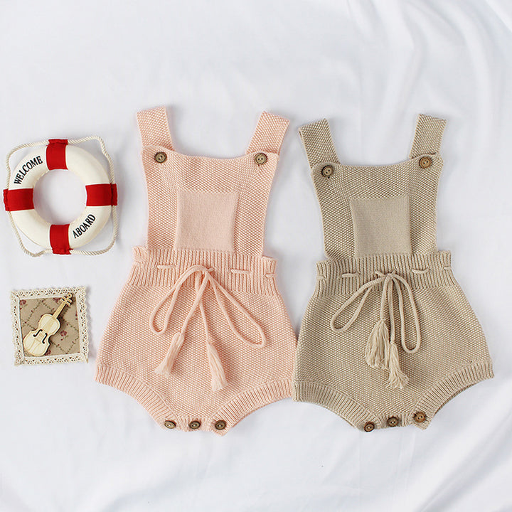 Knitted woolen jumpsuit for babies and toddlers