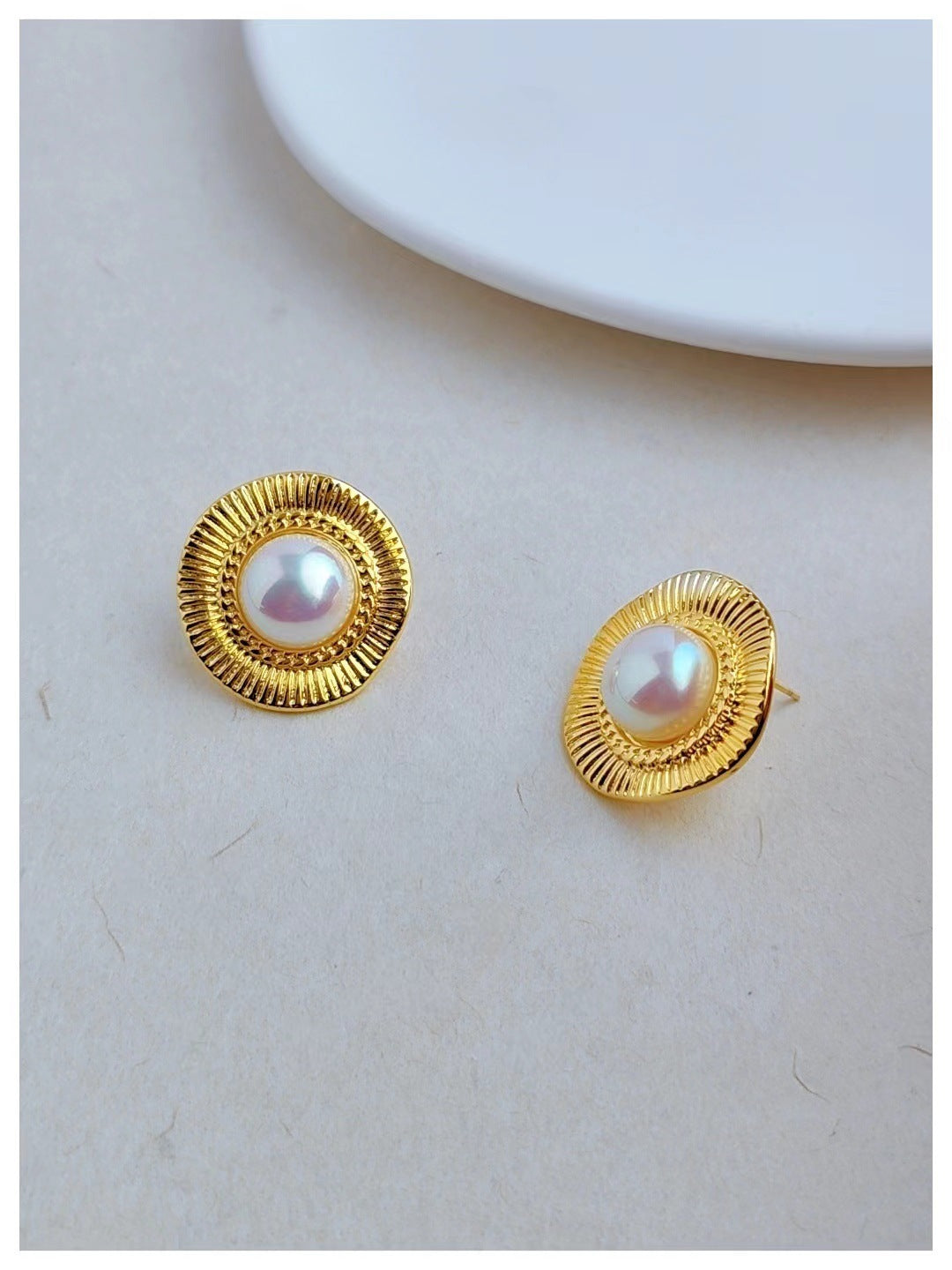 Retro Semicircle Pearl Stud Silver Needle Exaggerated Earrings