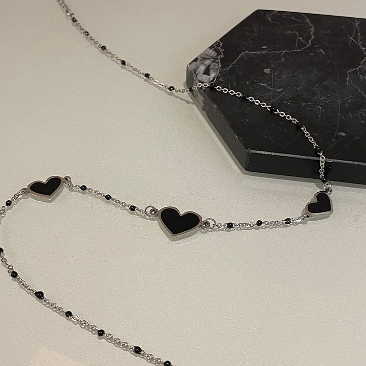 Special-interest Design Black Heart Necklace