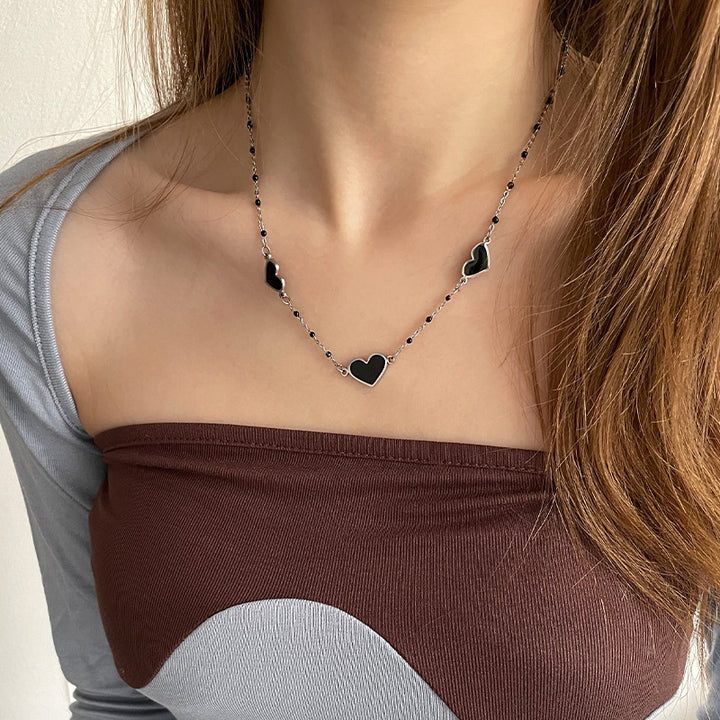 Special-interest Design Black Heart Necklace