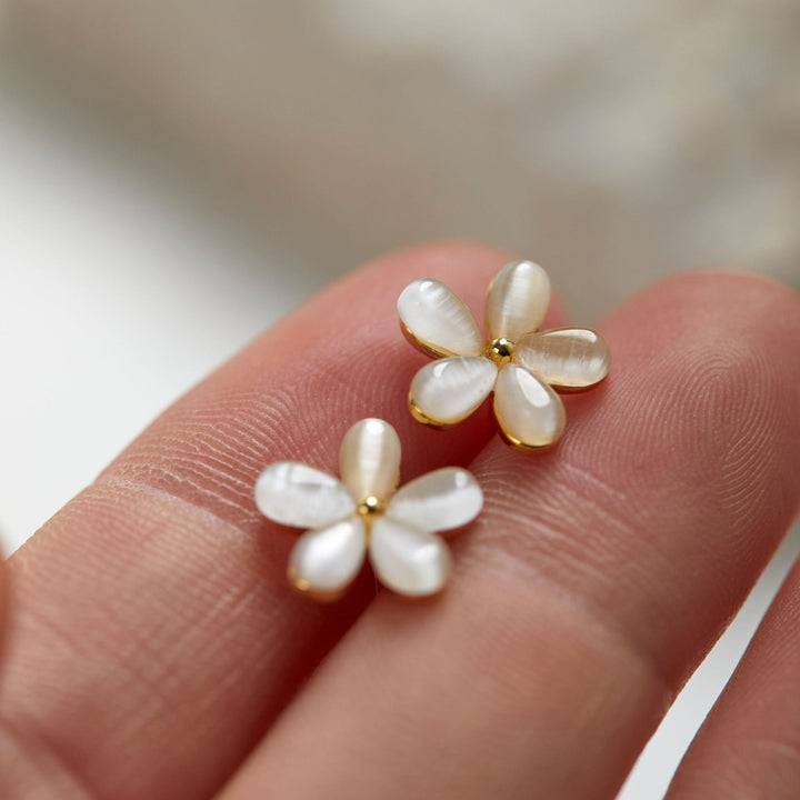 Small Opal Flower Stud Earrings Fashion Simple