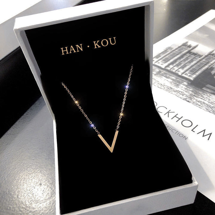 Fashionable Rose Gold V-shaped Titanium Steel Necklace Does Not Fade For Women