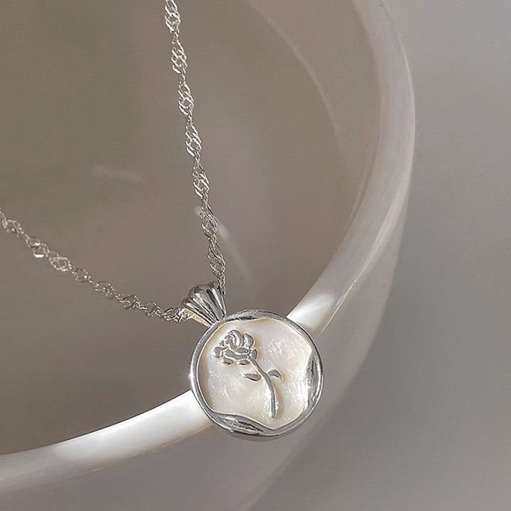 Rose Round Necklace Female Design