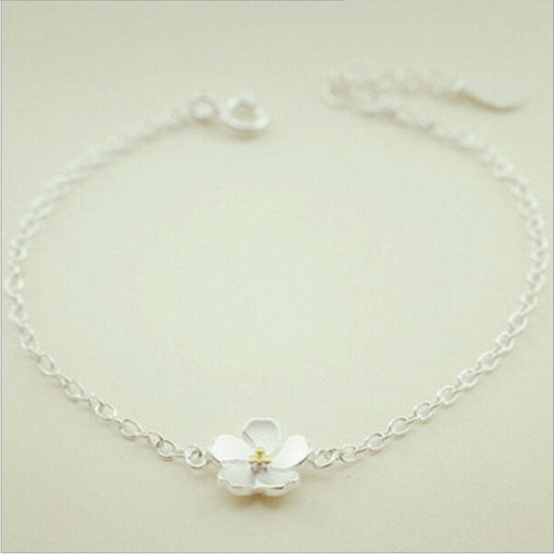 Silver Dignified Flowers Bracelet Women's Retro