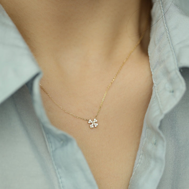 Women's Fashion Petals Japanese-style Clavicle Chain