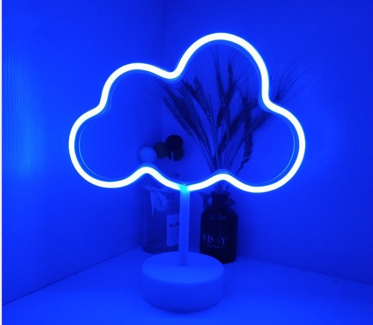 Lumini de neon decorative noaptea