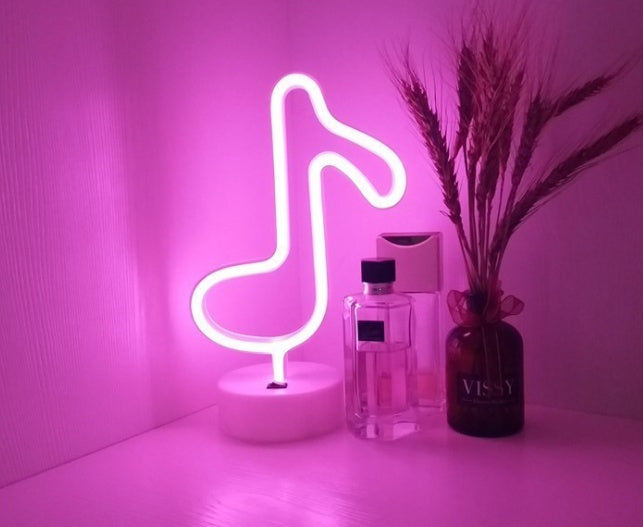 Lumini de neon decorative noaptea