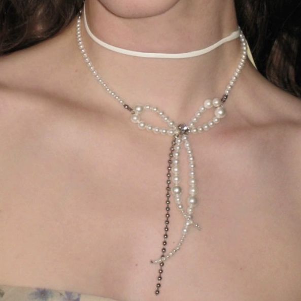 Stringed Pearls Design Bow Chain Leather String Necklace